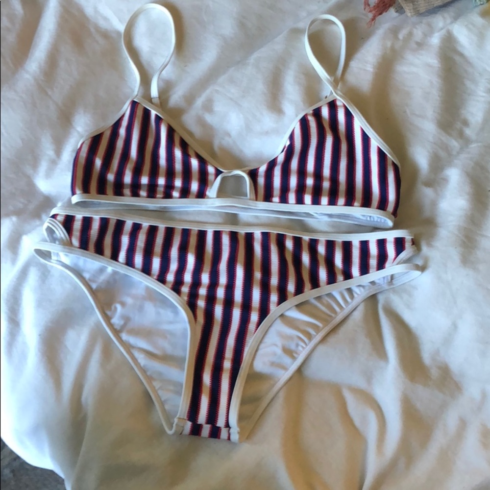 L*Space Bathingsuit Worn Once! Very flattering.